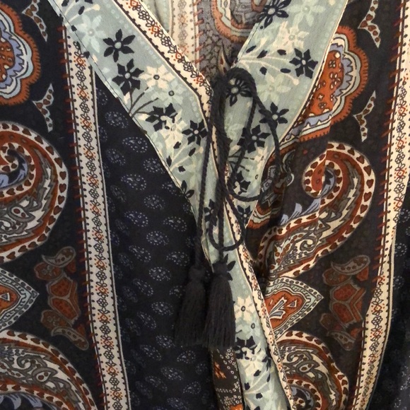 Western boho patterned blouse with tassel detail - Picture 2 of 6